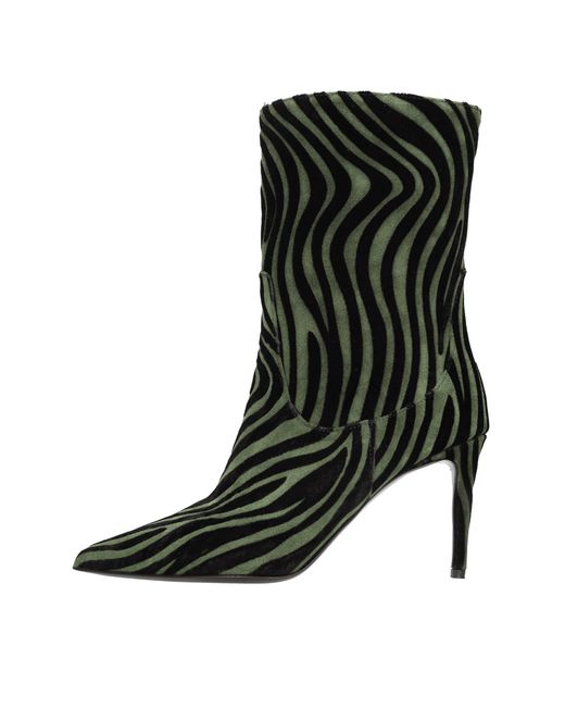 NCUB Black Boots