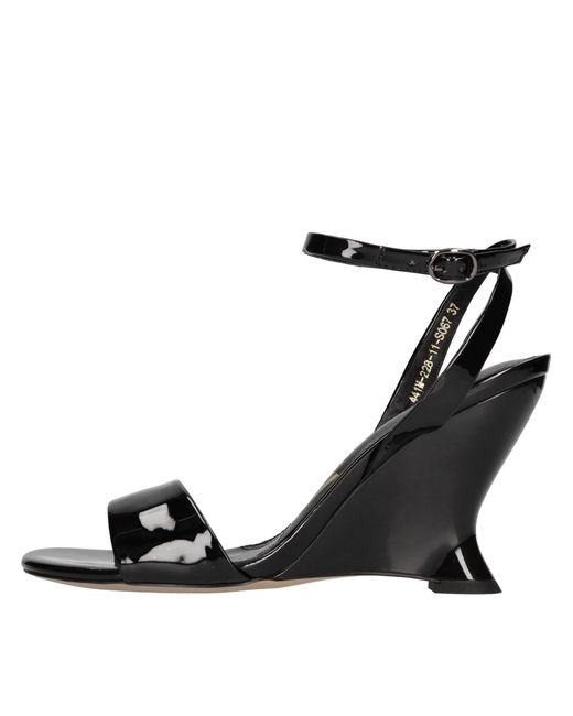 Emanuélle Vee Black With Heel