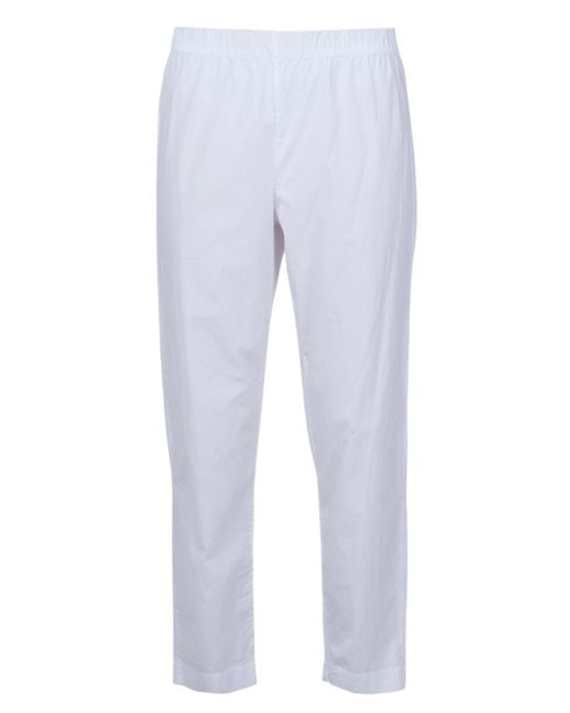 Mama B. Broek in het Blue