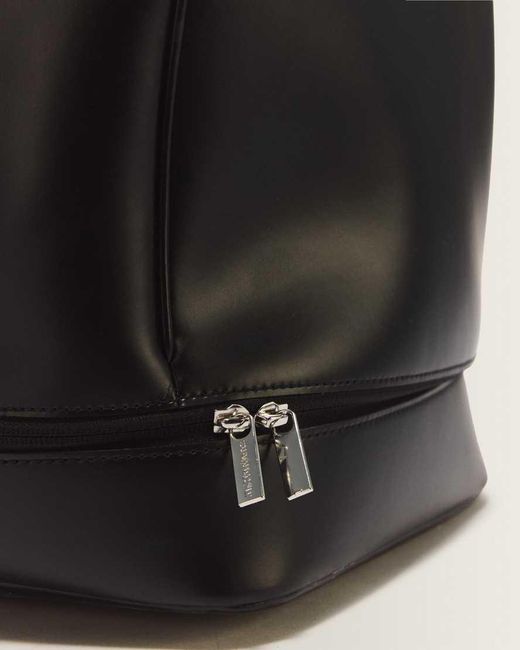 Dr. Martens Smooth Leather Weekender Bag in Black | Lyst