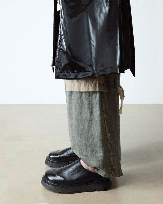 Mules vent xx02 di Dr. Martens in Black da Uomo