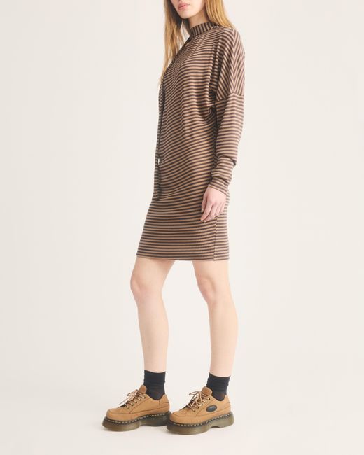 Chaussures buzz Dr. Martens en coloris Brown