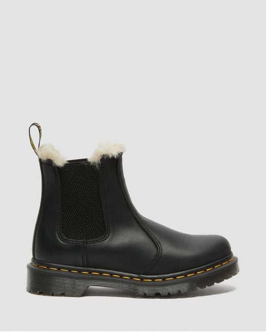 Stivaletti chelsea di pelle con rivestimento di Dr. Martens in Black