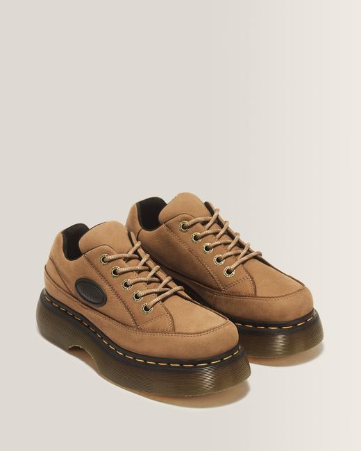 Chaussures buzz Dr. Martens en coloris Brown