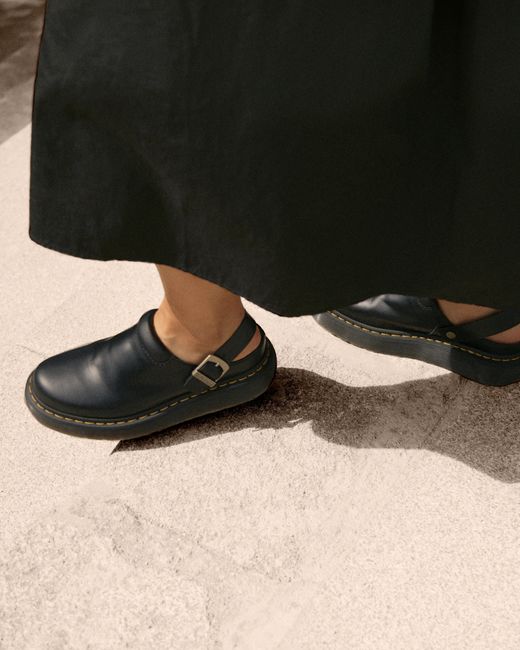 Cuero zuecos con plataforma laketen de piel zapatos Dr. Martens de hombre de color Black