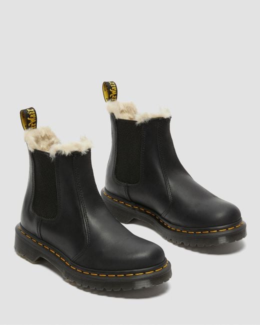 Stivaletti chelsea di pelle con rivestimento di Dr. Martens in Black