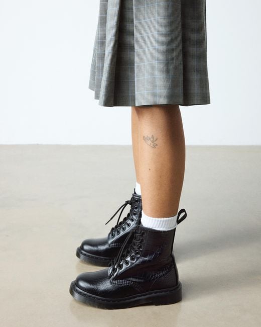 Dr. Martens 1460 Leren Laarzen Met Krokodilreliëf in het Black