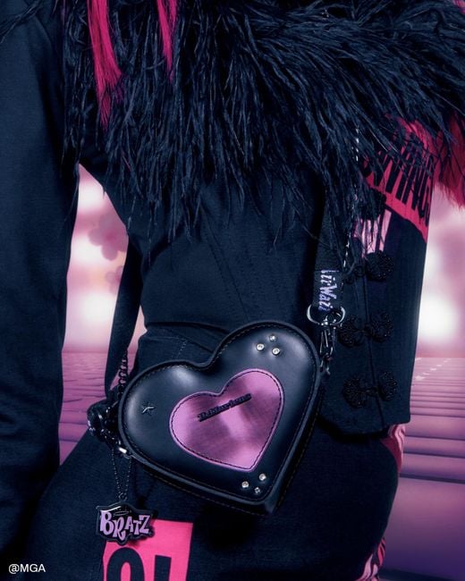 【DR MARTENS】Micro Heart Bratz レザーバッグ MICRO HEART BAG BRATZ in Leopard | Dr. Martens