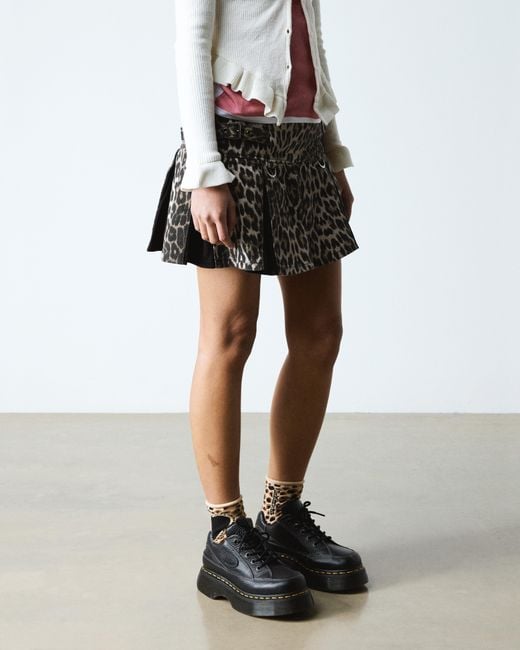 Dr. Martens Buzz 5-eye Milled Nappa Leather Shoes in Black