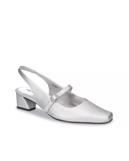 Easy Street White Cameo Pump