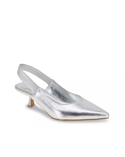 BCBGeneration White Kayla Pump