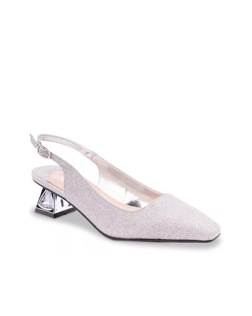 Lady Couture White Ruby Pump