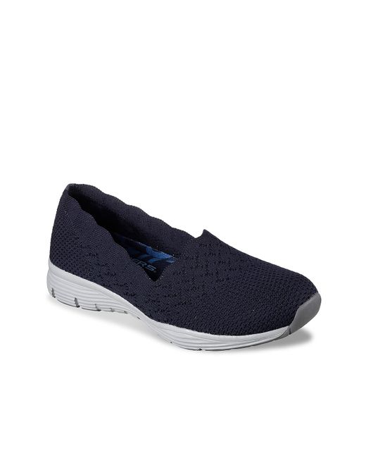 Seager Scallop Slip-on Sneaker in Navy 