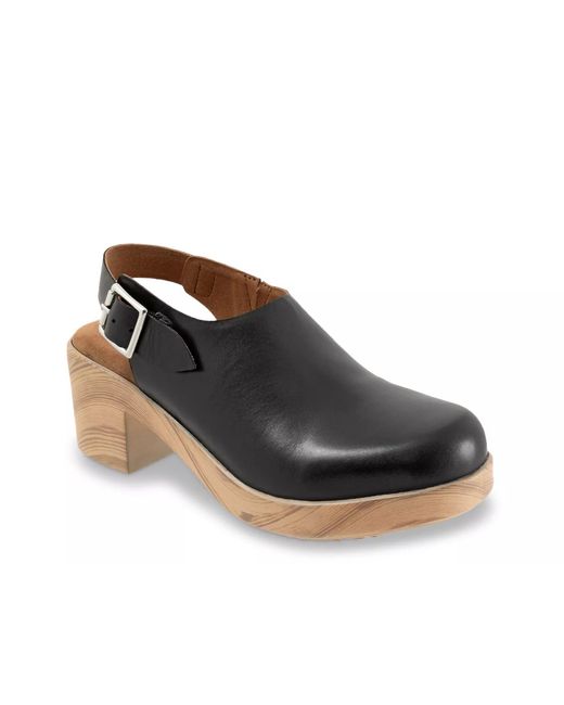 Softwalk Fairbanks Clog | Lyst