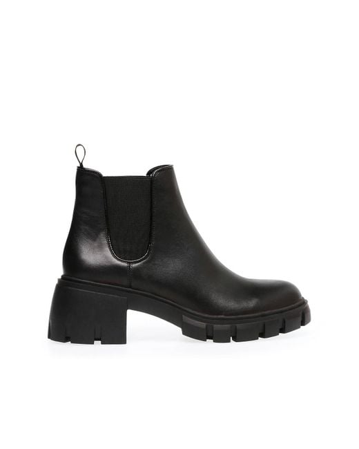 madden howler boot