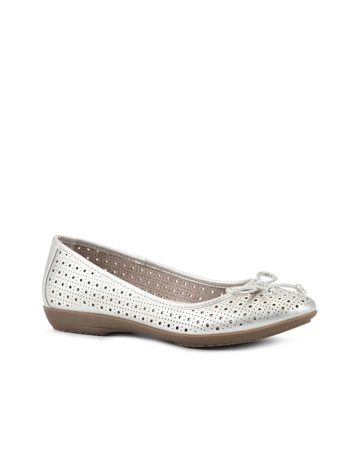 white mountain ballet flat