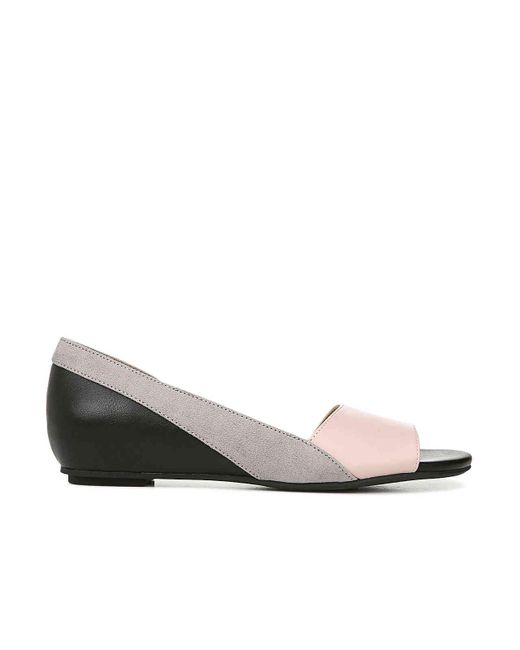 naturalizer roma flat