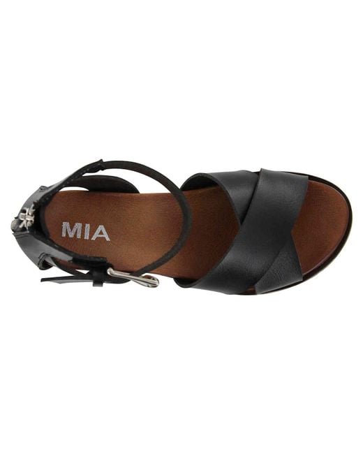 mia lauri wedge