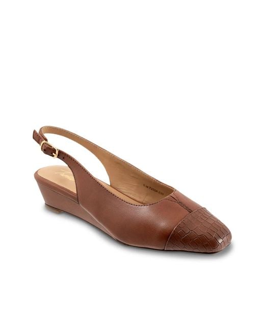 Trotters Brown Dea Wedge Pump