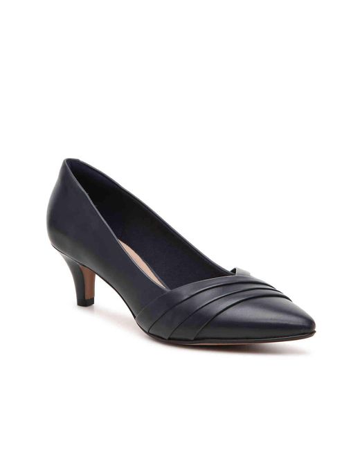 clarks navy blue pumps
