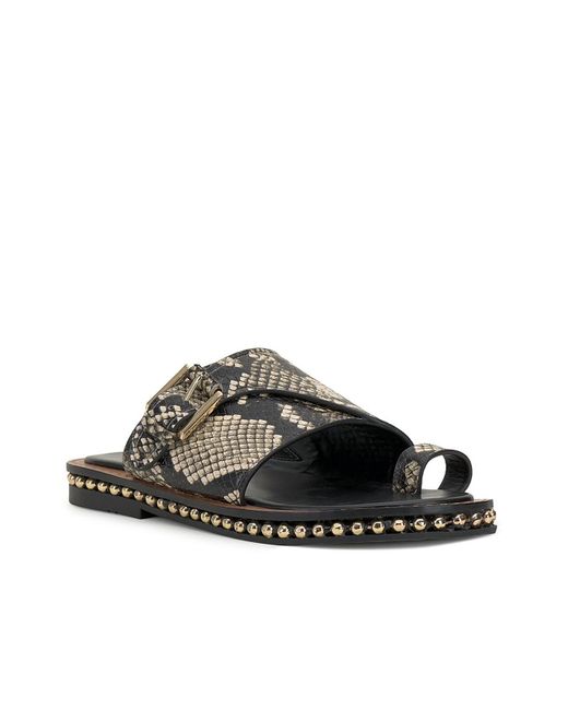 Vince Camuto Cooliann Flat Sandal in Black | Lyst