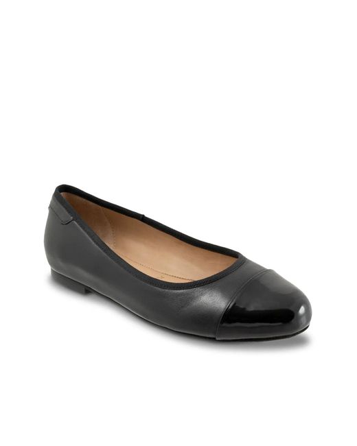 Trotters Black Clara Ballet Flat