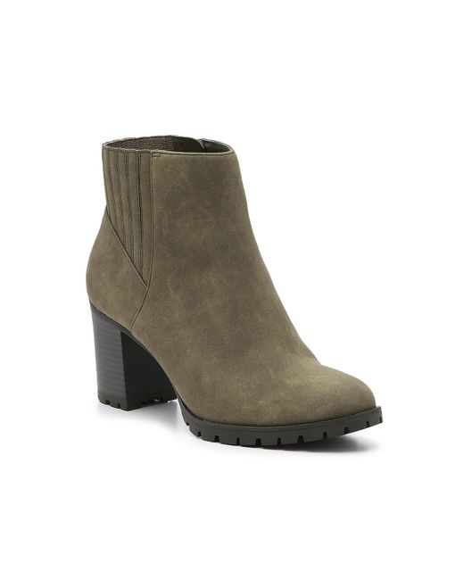 kelly & katie arlo chelsea boot