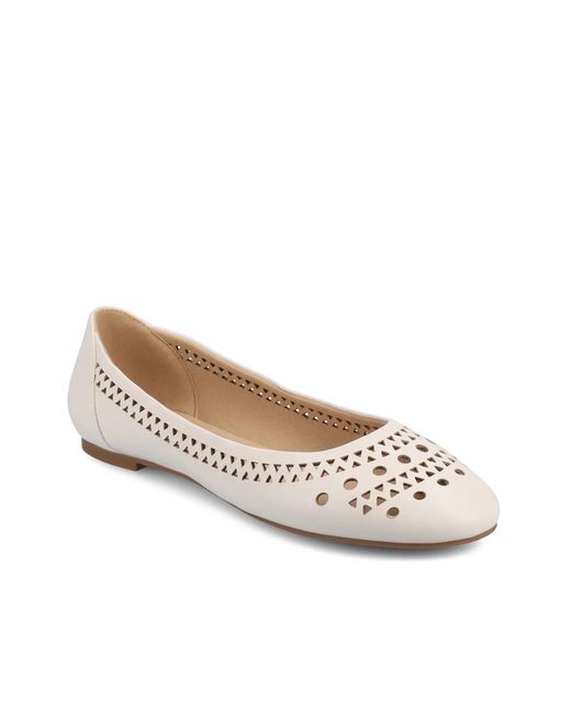 Journee Collection White Kamrah Flat