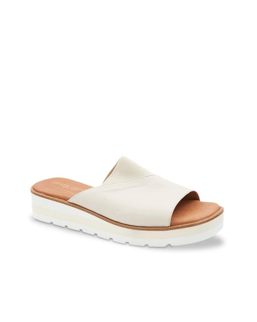 Andre Assous Leather Verona Wedge Sandal in White | Lyst