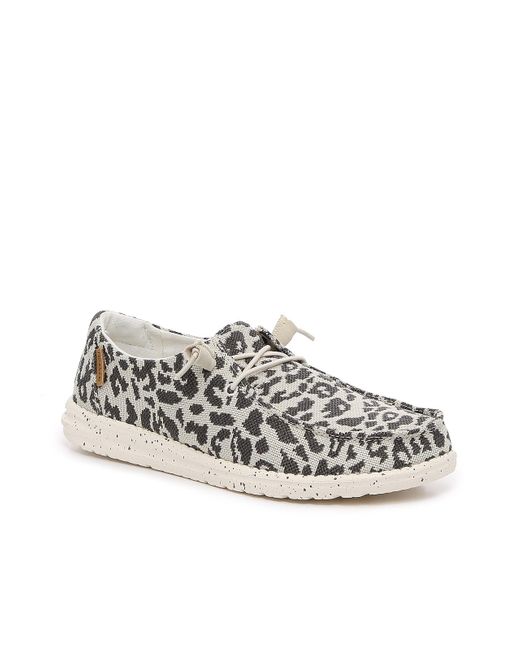 hey dude women's wendy corduroy slip ons