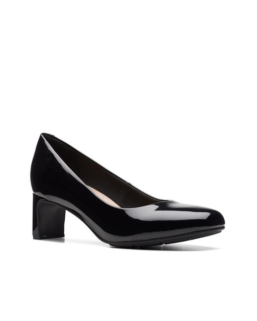 Clarks Kyndall Pump in Black Lyst