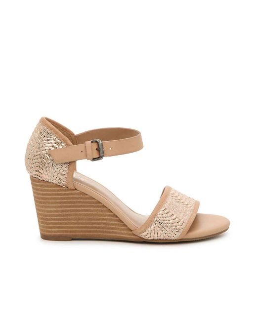 naturalizer courtney wedge pump