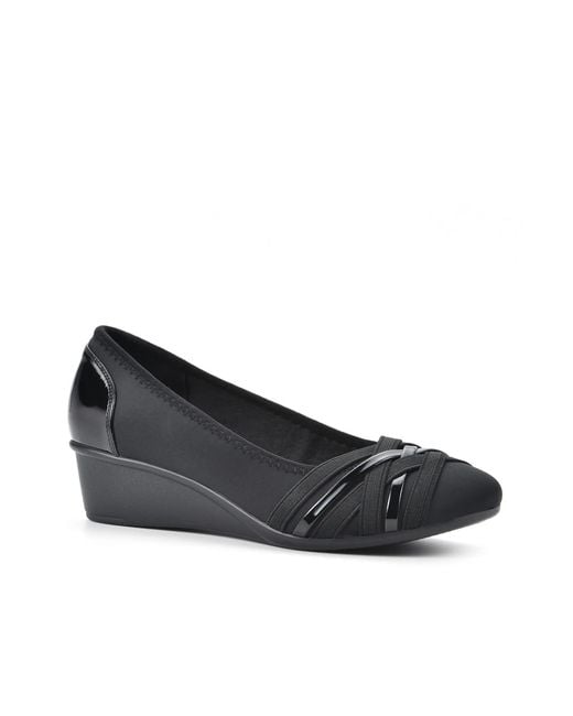 White Mountain Black Bowie Wedge Pump