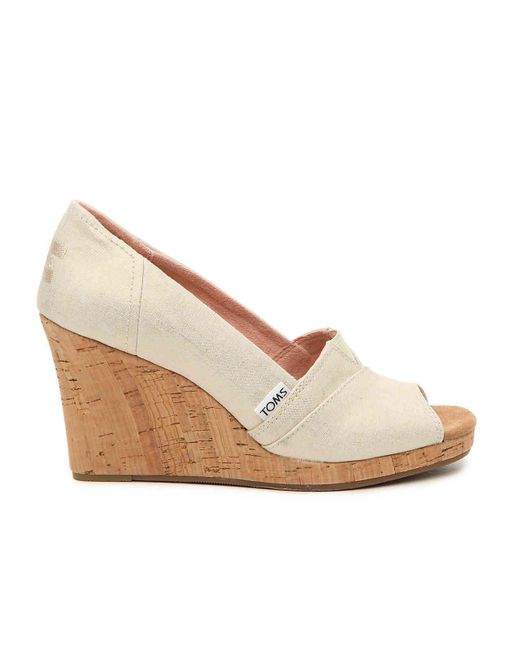 toms classic wedge pump