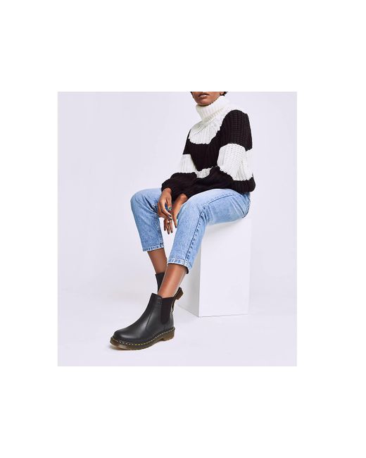mia cayson platform boot