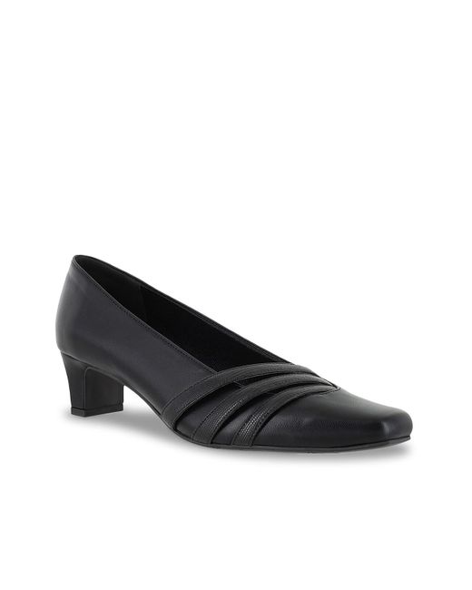 Easy Street Entice Pump in Black Lyst