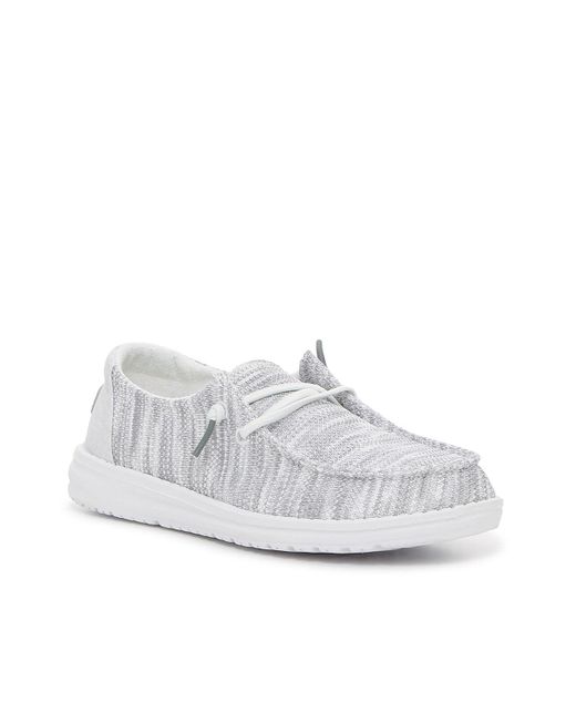 hey dude women's wendy corduroy slip ons