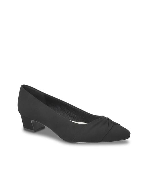 Easy Street Black Lyanna Pump