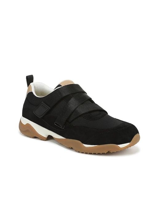 Vionic Black Walk Slim Gia Sneaker
