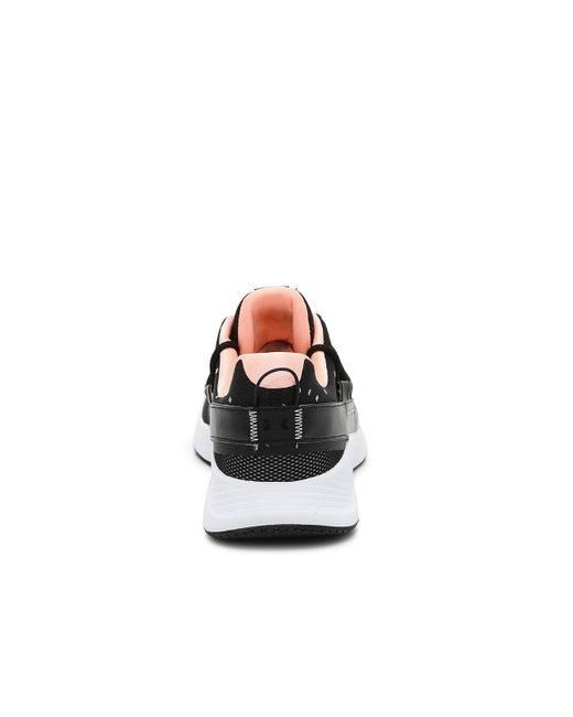 breathe lace lightweight running shoe