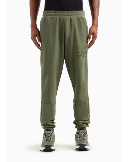 Pantaloni Jogger Logo Series In Misto Cotone Organico di EA7 in Green da Uomo