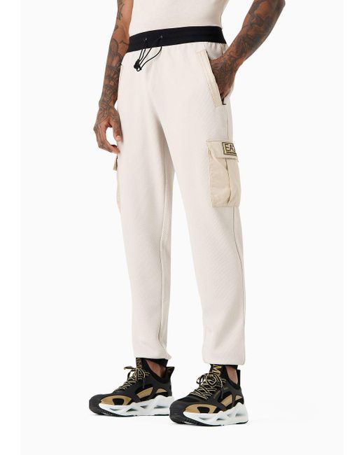 Pantaloni Cargo Gold Label In Tessuto Tecnico di EA7 in White da Uomo