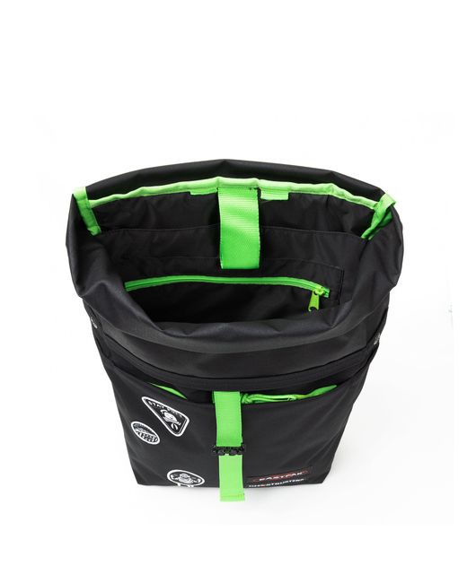 Up Roll, 100% Polyester di Eastpak in Black