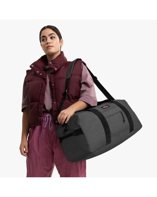 Borsone Station+ 58L Borsone Da Viaggio E Borsa Da Palestra Con Tracolla Rimovibile di Eastpak in Black