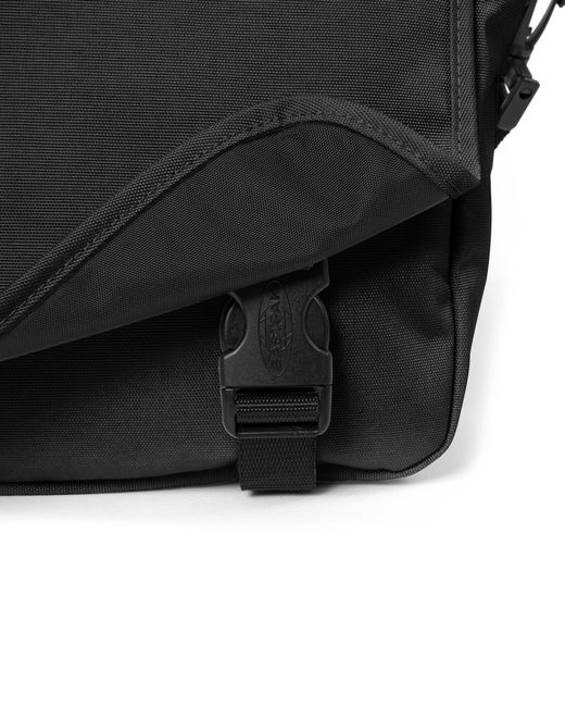 Jr, 100% Polyester di Eastpak in Black