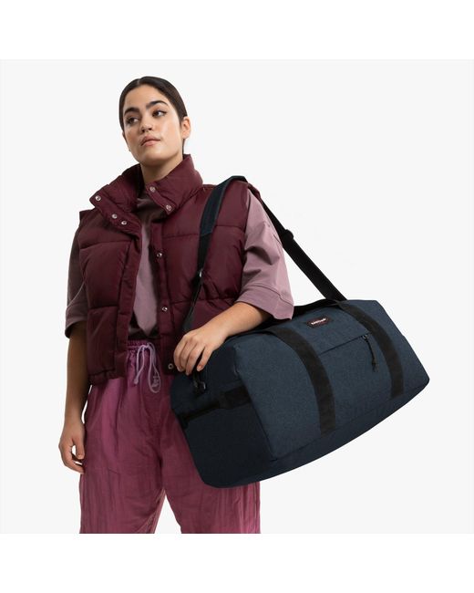 Borsone Station+ 58L Borsone Da Viaggio E Borsa Da Palestra Con Tracolla Rimovibile di Eastpak in Blue