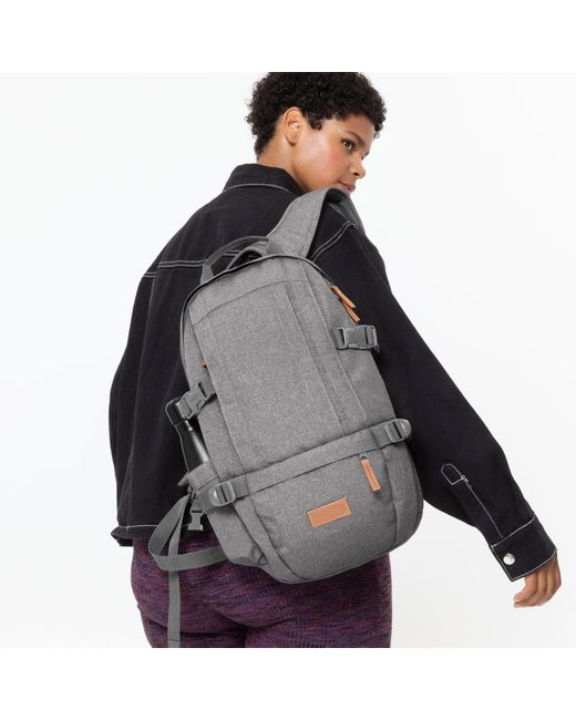 Floid, 100% Polyester di Eastpak in Gray