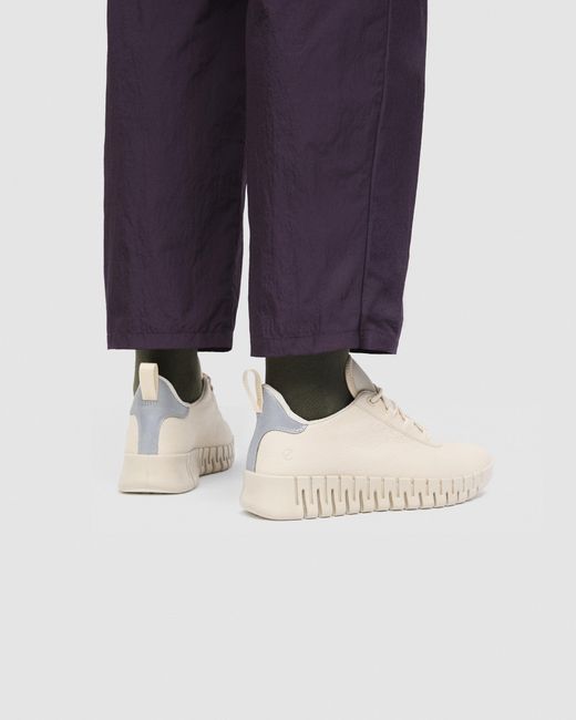 Ecco White Gruuv