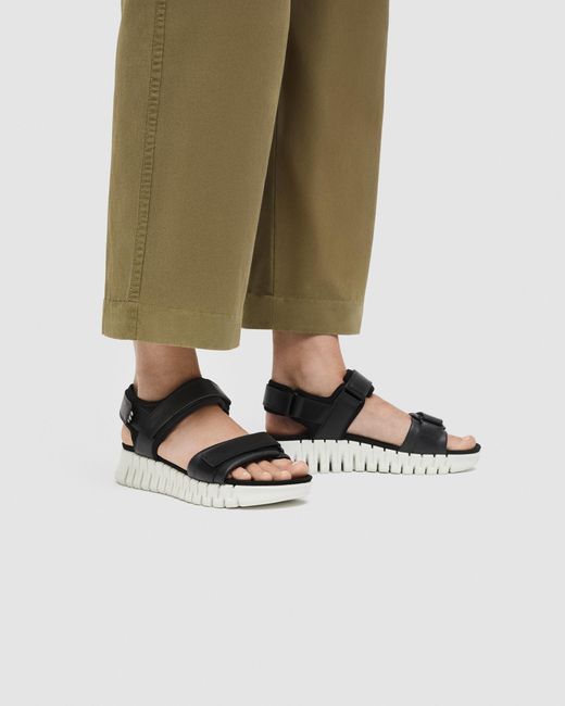 Ecco Black Gruuv Sol Sandal