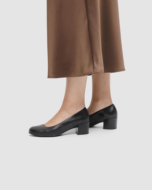 Ecco Black Liva 35